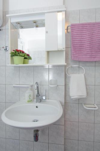 Apartments with WiFi Split - 11654, Split (photo 8)
