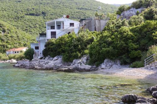  Apartments by the sea Cove Vela Prapratna (Peljesac) - 10106, Pension in Oskorušno