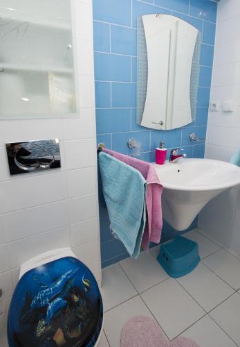 Two-Bedroom Apartment with Terrace and Sea View image 8
