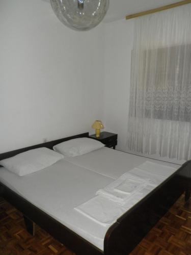 Two-Bedroom Apartment with Terrace and Sea View image 6