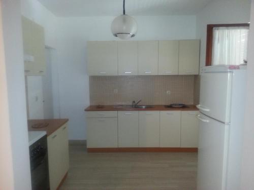 Two-Bedroom Apartment with Terrace and Sea View image 2