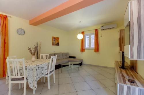 Apartments with WiFi Mali Losinj (Losinj) - 11880 - image 8