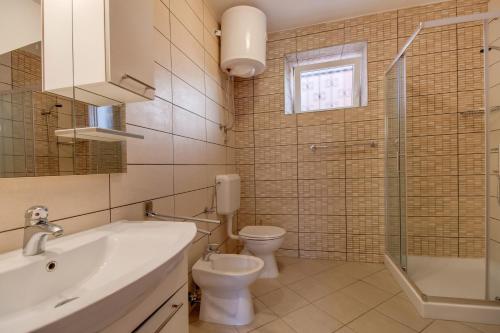 Apartments with WiFi Mali Losinj (Losinj) - 11880 - image 11