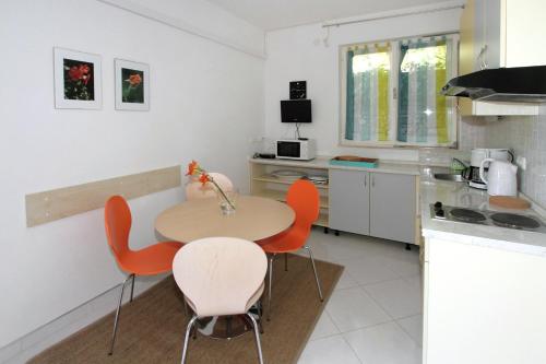 Two-Bedroom Apartment with Terrace and Sea View image 6