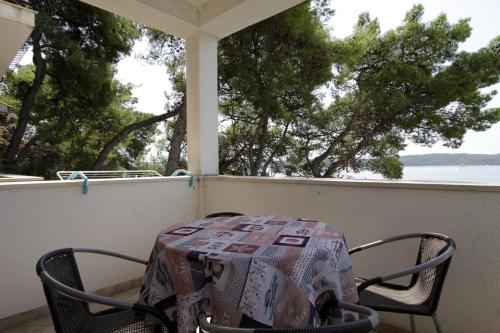 Apartments by the sea Trogir - 11895 - image 12