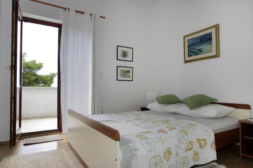 Two-Bedroom Apartment with Terrace and Sea View image 8