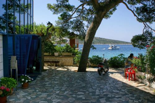 Apartments by the sea Primosten - 9687 - image 9