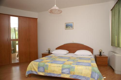 Apartments by the sea Primosten - 9687 - image 12