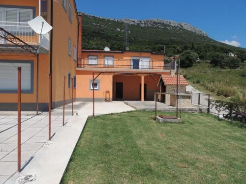 Apartments with parking space Kastel Stari Kastela - 12104 - image 3