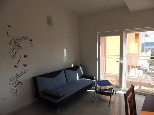 One-Bedroom Apartment with Balcony and Sea View room in Apartments with parking space Kastel Stari Kastela - 12104
