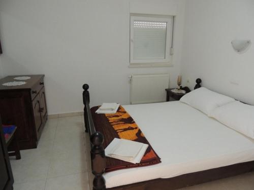 Two-Bedroom Apartment with Terrace and Sea View image 4