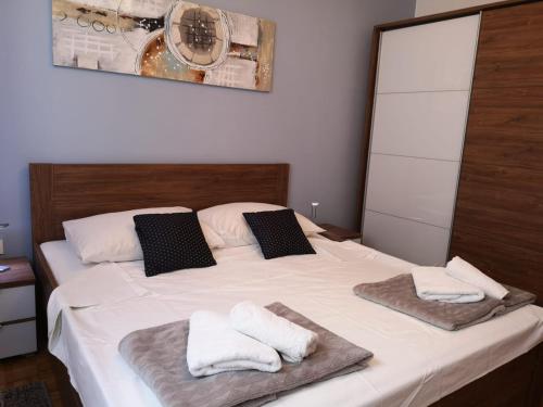 Apartments with parking space Razanj, Rogoznica - 12133 in Rogoznica