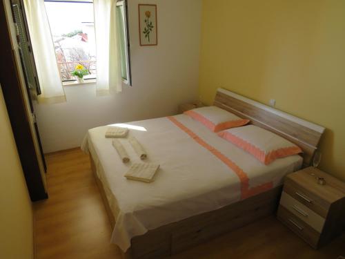 Apartments with a parking space Stanici Omis - 12158 - image 9