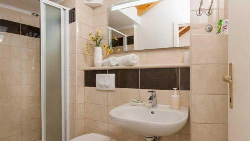 Family friendly house with a swimming pool Bol Brac - 12228 - image 6