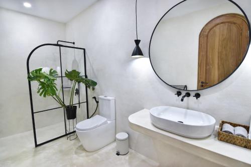 Bathroom, Bohemian Jogja Villas with Private Pool in Sinduadi