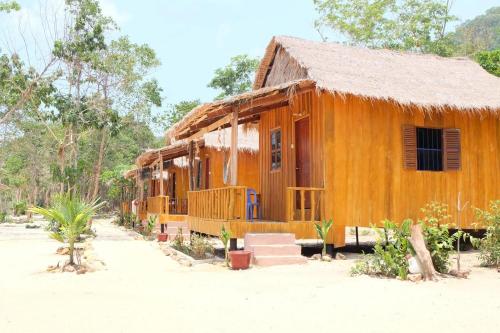 Mangrove Beach Bungalows