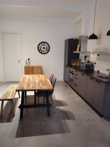Lovely 2 Bedroom Serviced Apartment in Rotterdam
