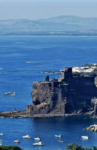 L'Isola e i Faraglioni house