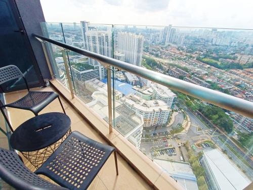 Netflix # SkySuites by Salaam Suites near Jaya One - image 7