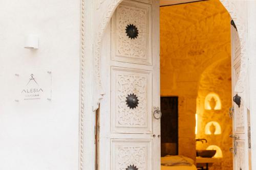 Alesia Luxury Cave 5