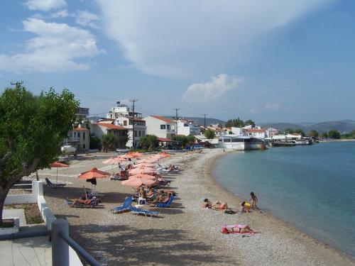 Strand, Karin & Nikos in Samos Island