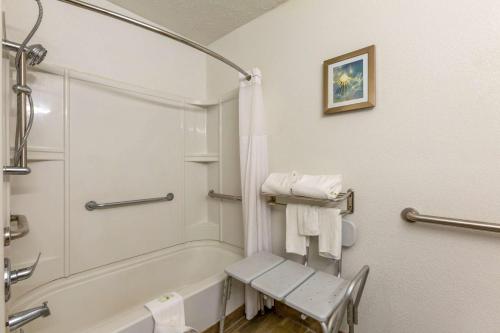Quality Inn Alexis Rd in Toledo, USA