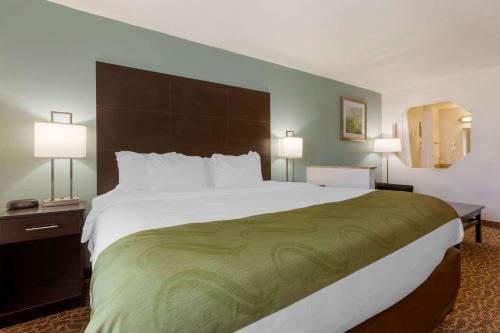 Quality Inn Alexis Rd - image 6