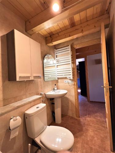 Fürdőszoba, La Vall Apartaments Loft in Sant Llorenc De Morunys