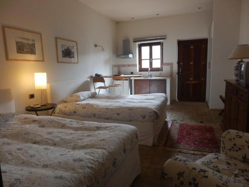 2 double beds