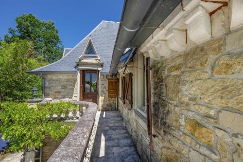 Beautiful Château with Private Pool near Cahors