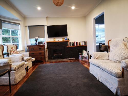 Cheerful 4 Bedroom Holiday Home (Sleeps 7) Rotorua