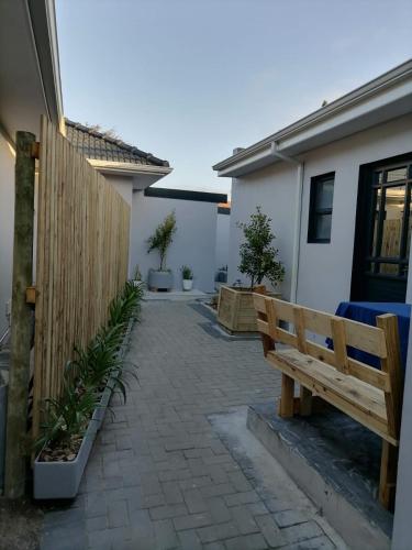 Jangada cottage sun valley fish hoek