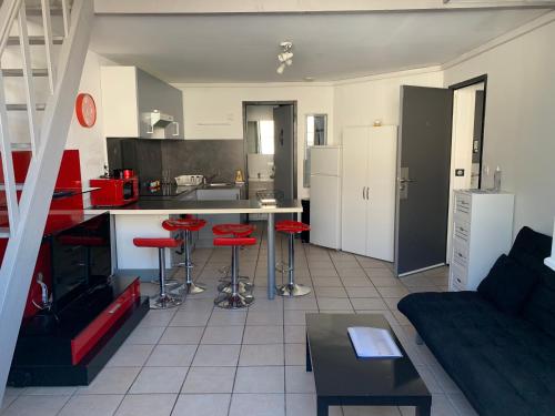 Appartement T3 tout confort en duplex à 15mn à pied du centre-ville avec TV Netflix et Wifi