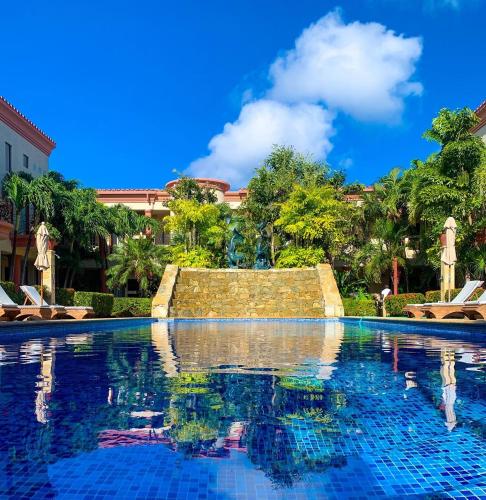 Zwembad, La Placita Inn in West Bay