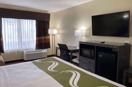 Quality Inn & Suites - image 13