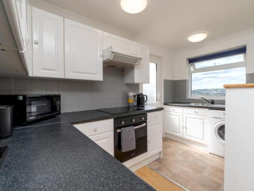 Facilities, One bed flat with stunning views and free parking - Pass the Keys in Southdown