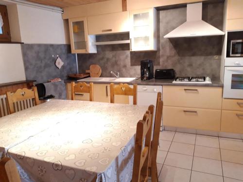 Appartement Albiez-Montrond, 4 pièces, 10 personnes - FR-1-618-4