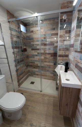 浴室, Casa Rural Volcán El Morrón. Villamayor de Cva. (Casa Rural Volcan El Morron. Villamayor de Cva.) in 阿爾加馬西利亞德卡拉特拉瓦