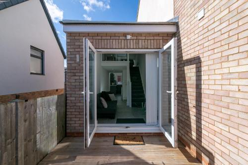 设施服务, King Pin Corner in 斯蒂芬内奇