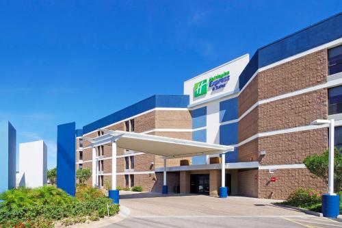 Holiday Inn Express & Suites Phoenix - Tempe, an IHG Hotel