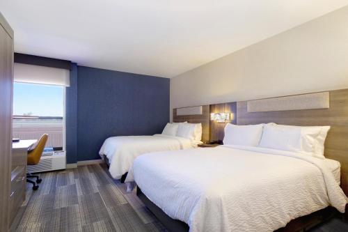 Holiday Inn Express & Suites Phoenix - Tempe, an IHG Hotel Room Type - Queen Room with Two Queen Beds - Hearing Accessible/Non-Smoking