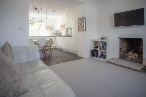 Ty Golau - 3 Bed Holiday Home - Pembroke