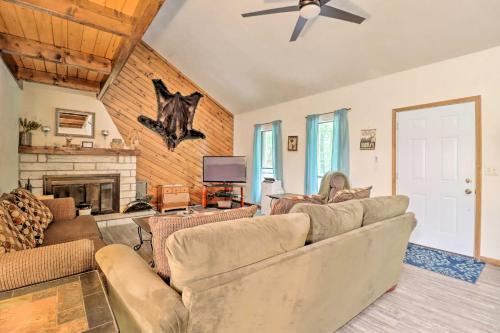 Quiet Pocono Lake House on 1 Wooded Acre with Hot Tub - image 9