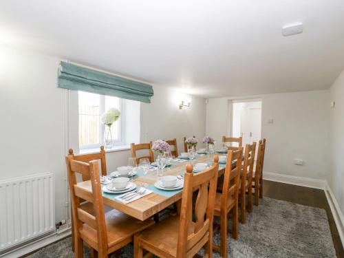 A szálláshely kívülről, Somerset House in Othery