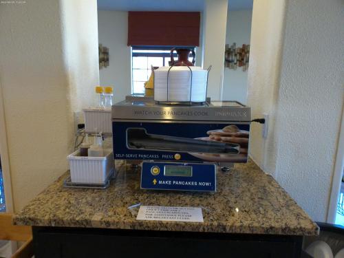 Days Inn & Suites by Wyndham Tucson/Marana