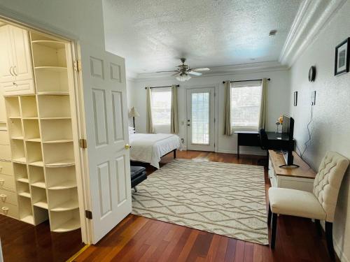 Guestroom, 2 Bedroom Apartment in Auburndale (FL)