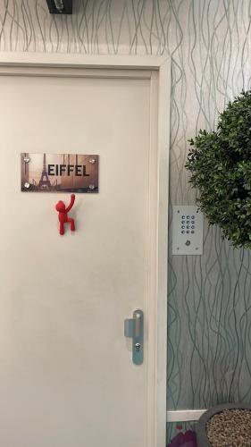 Hotel 33 Marbeuf - image 3
