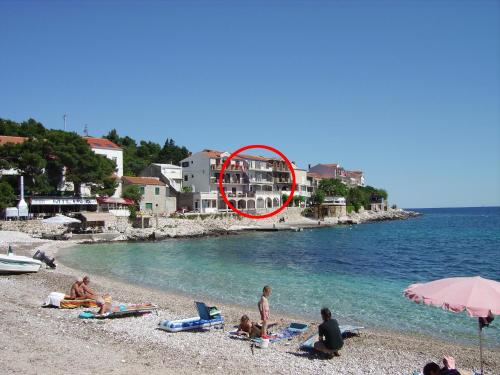 B&B Milna - Apartments by the sea Milna, Hvar - 12244 - Bed and Breakfast Milna