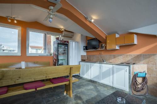 Apartments with a parking space Split - 12252 - image 8