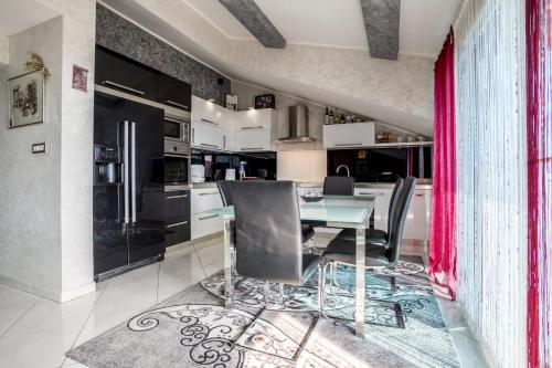 Apartments with a parking space Split - 12252 - image 7